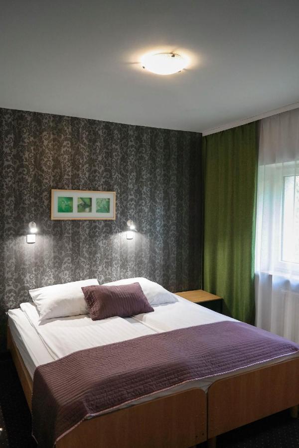 Hotel George Nadarzyn Esterno foto