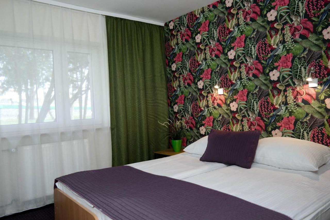 Hotel George Nadarzyn Esterno foto